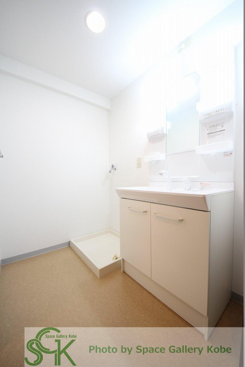プラザハイツ二ツ屋　G棟の洗面所|※お部屋により仕様が異なる可能性があります。