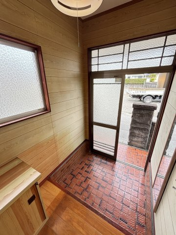 東大淀1丁目　中古戸建の玄関