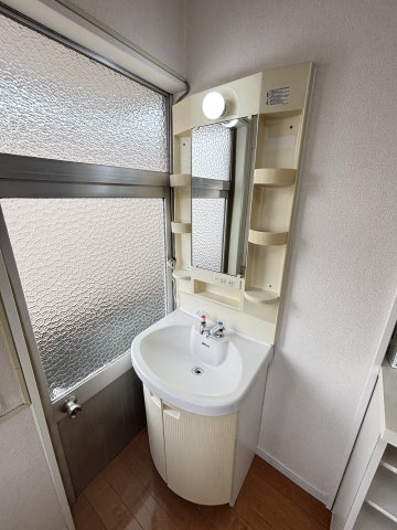 東大淀1丁目　中古戸建の独立洗面台