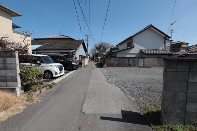足利市栄町１丁目の売地の前面道路含む現地写真