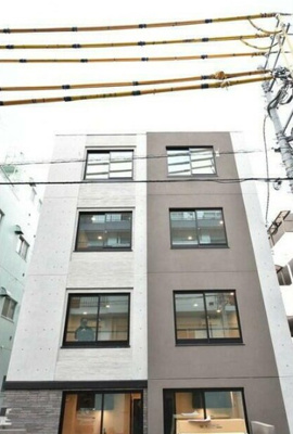 【外観】 | omoci　d’　suginamiwada | 鉄筋コンクリート造のがっちりとした建物。