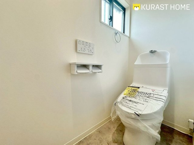 京都市伏見区久我御旅町　新築戸建のトイレ|1階トイレ