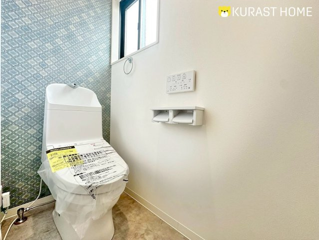 京都市伏見区久我御旅町　新築戸建のトイレ|2階トイレ