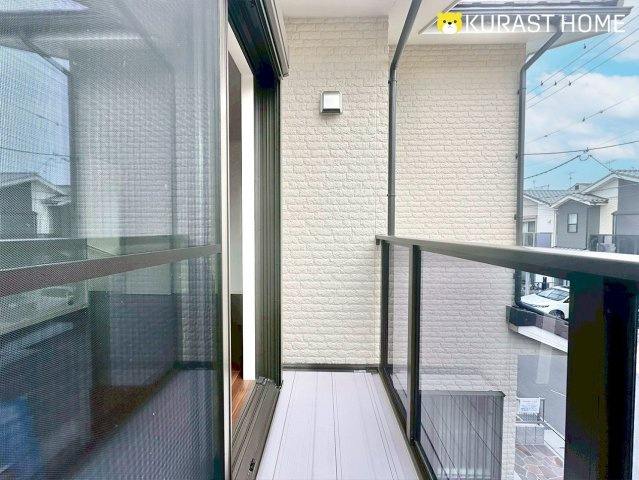 京都市伏見区久我御旅町　新築戸建のバルコニー