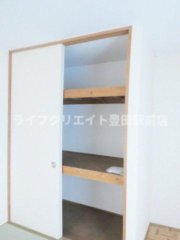 青空と川音のテラス（旧落合マンション）の収納
