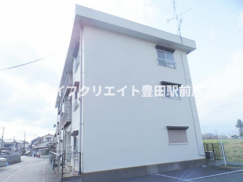 青空と川音のテラス（旧落合マンション）の外観