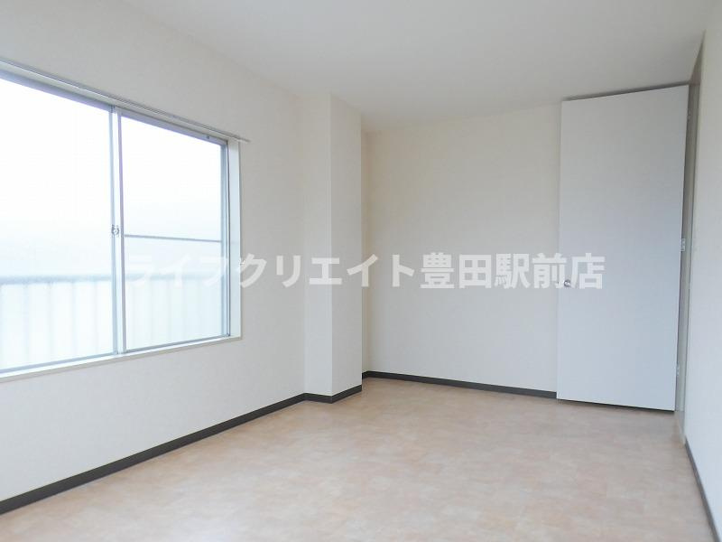 青空と川音のテラス（旧落合マンション）の内装