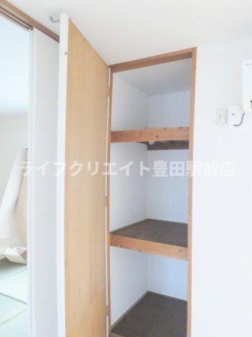 青空と川音のテラス（旧落合マンション）の収納