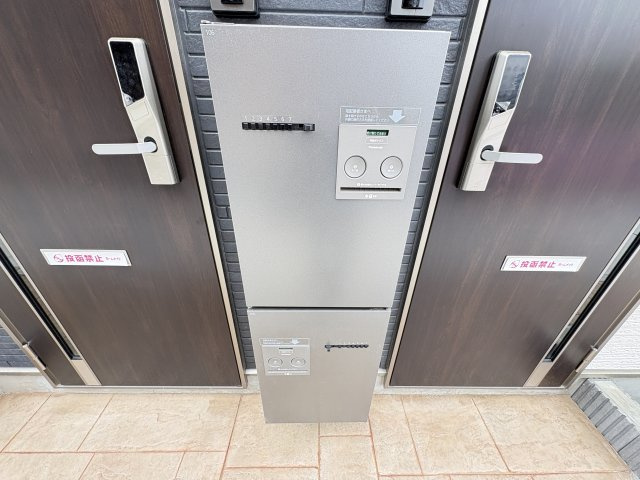 ラヴィグレイスの玄関