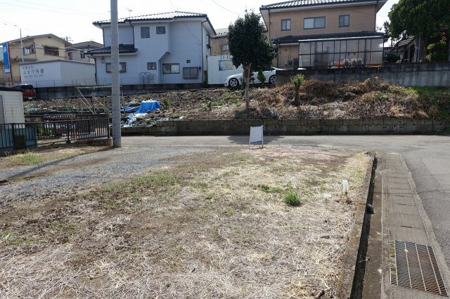 高崎市剣崎町　土地の外観|西側隣地境界を北から南方向