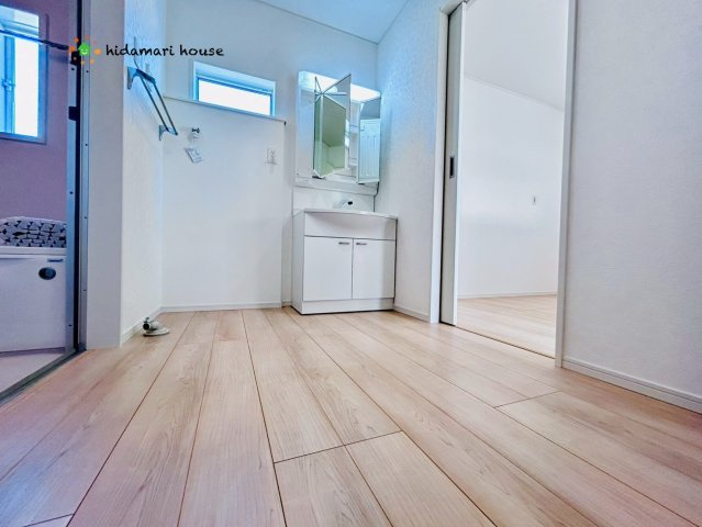 上尾市上尾下　第1　新築戸建　クレイドルガーデン04の脱衣所