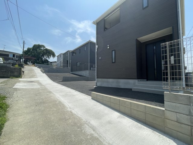 新築戸建・建売　須賀川市並木第4　Cradle Garden　全4棟の前面道路含む現地写真