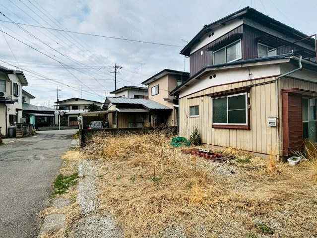 那須塩原市原町　中古物件の前面道路含む現地写真