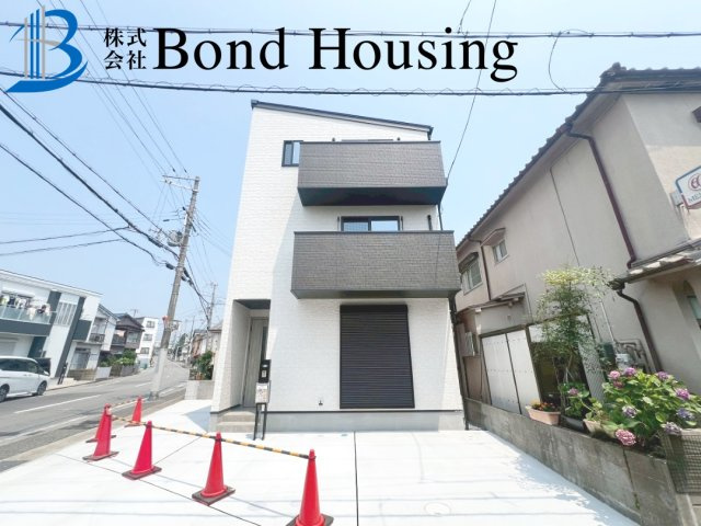 収納豊富・お車2台駐車可能　魚住町西岡