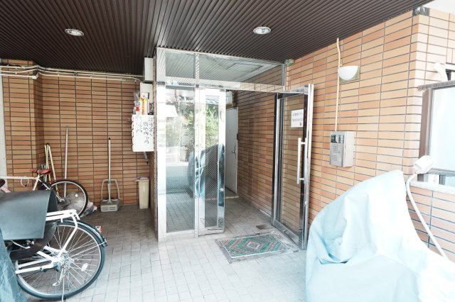 【エントランス】 | グランシャトー寺田町