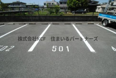 【駐車場】 | クラウンⅡ津福 | 駐車場です