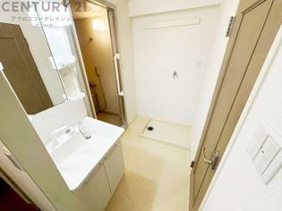 独立洗面台、朝の身支度には欠かせません