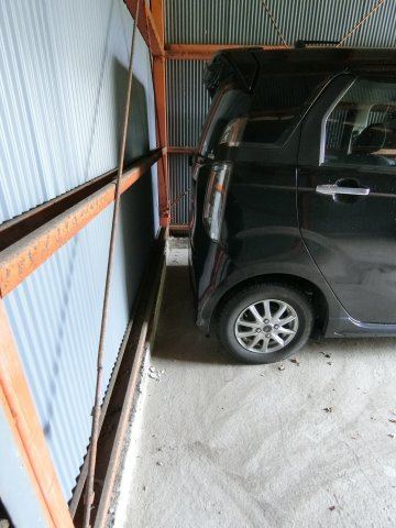 灘町3丁目ガレージの駐車場