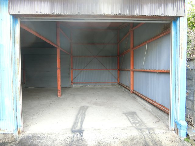 灘町3丁目ガレージの駐車場