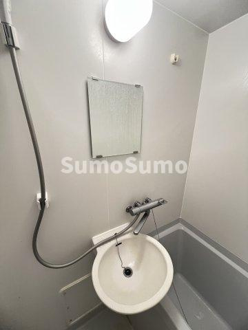 レオパレス岡本の洗面所|ゆったりとスペースのある洗面所