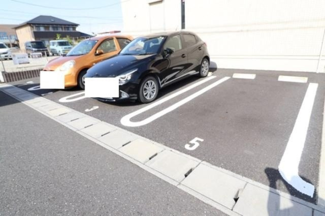リオリープの駐車場|駐車場
