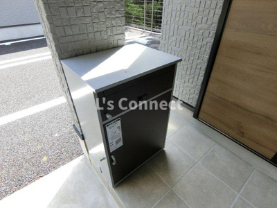 【その他共用部分】 | ｃｏｃｏｌｕＡ | 宅配ＢＯＸ付きでいつでも荷物を受け取れます。