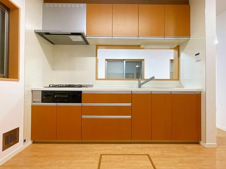 茅ヶ崎市ひばりが丘　中古戸建のキッチン|お料理しやすいキッチンです