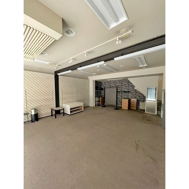 問屋町1-5店舗の内装