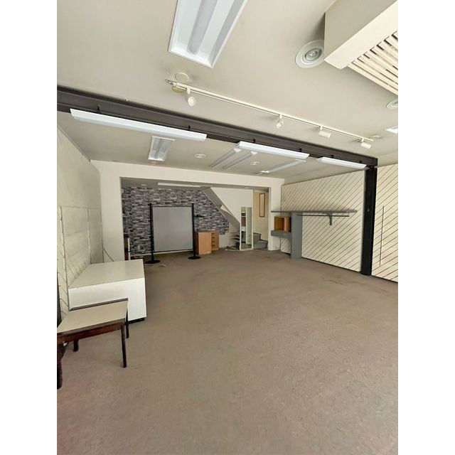 問屋町1-5店舗の内装