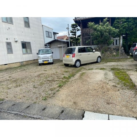 岐阜市本荘の駐車場の外観