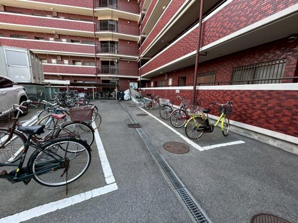 【その他共用部分】 | シャルマンコーポ松之浜　中古マンション | 【共用部分】
共用の駐輪場です！