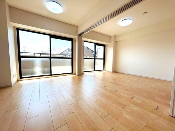 【居間・リビング】 | シャルマンコーポ松之浜　中古マンション