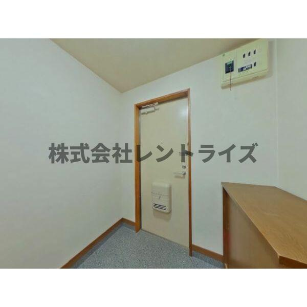 SurplusⅡ　PARK　SIDE　BLUEの玄関