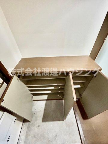 ハルフィー江坂の収納|玄関収納