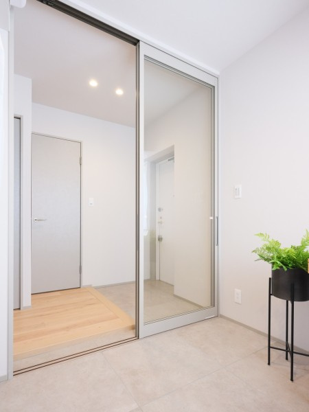 東京八重洲アムフラットの玄関