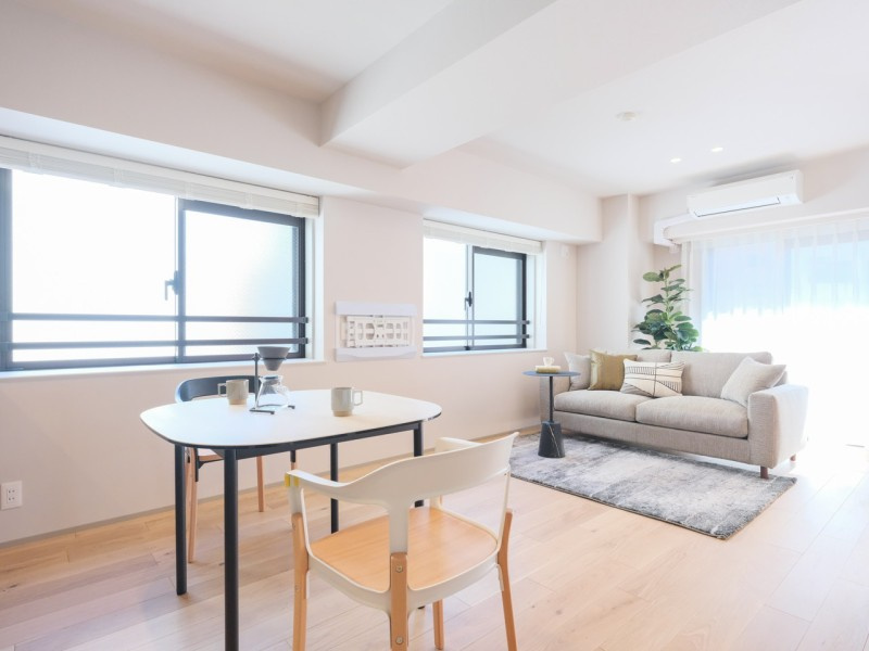 東京八重洲アムフラットの居間・リビング