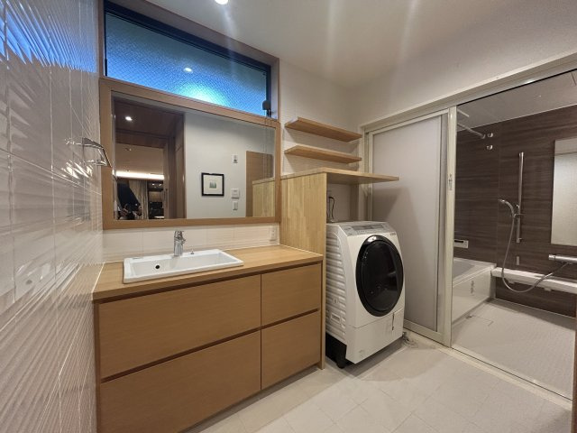 帝塚山1丁目　戸建の独立洗面台