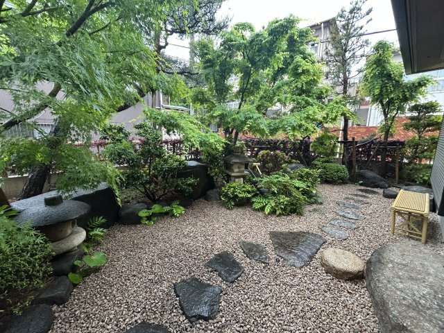 帝塚山1丁目　戸建の庭