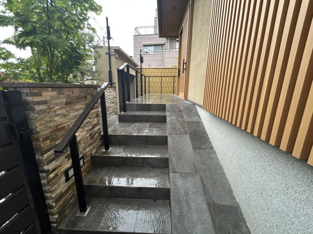 帝塚山1丁目　戸建のエントランス