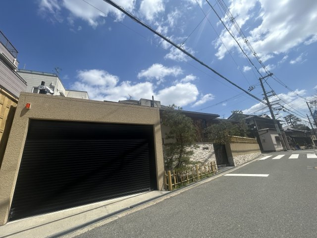 帝塚山1丁目　戸建の前面道路含む現地写真