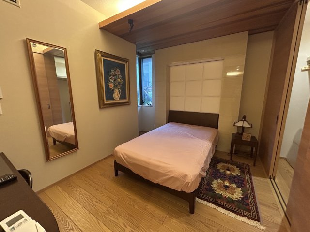 帝塚山1丁目　戸建の洋室