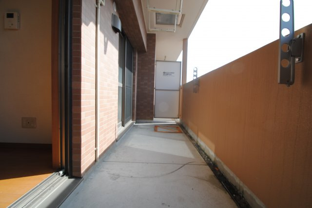 久留米市御井旗崎３丁目の賃貸マンションのバルコニー