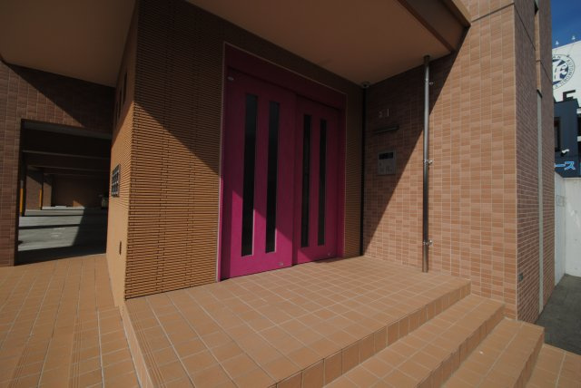 久留米市御井旗崎３丁目の賃貸マンションの玄関