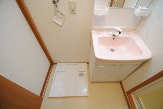 久留米市御井旗崎３丁目の賃貸マンションの洗面所