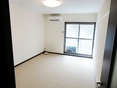 【居間・リビング】 | レオネクストさくら五段坂Ⅰ | こちらのリビングで趣味の時間をお楽しみください