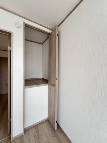 高浜市湯山町３期　２号棟の収納|南側6.1帖洋室クローゼット