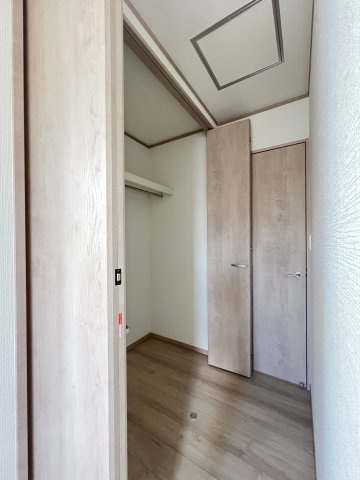 高浜市湯山町３期　２号棟の洋室|北側洋室クローゼット