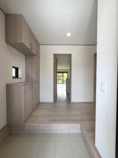 高浜市湯山町３期　２号棟の玄関