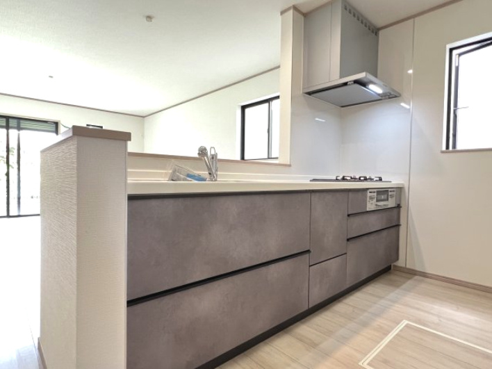 高浜市湯山町３期　２号棟のキッチン