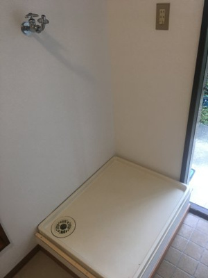 【設備】 | メゾン青山 | 室内洗濯機置き場です